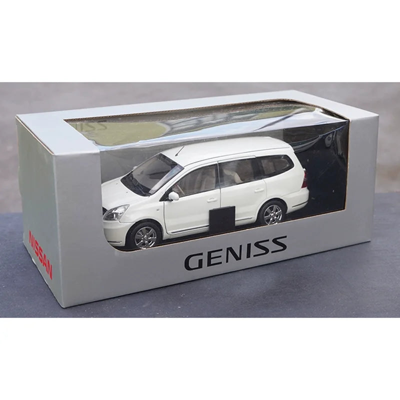 1:18 Nissan GENISS