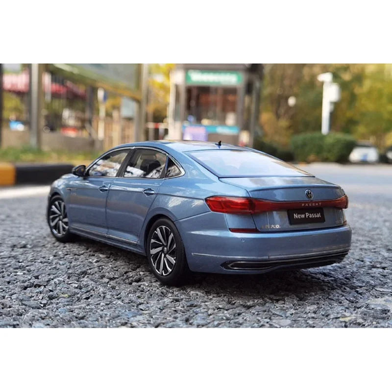 1:18 Volkswagen Passat 2022