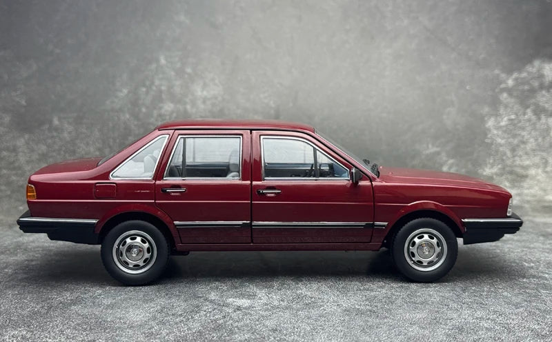 1:18 Volkswagen1983 Santana B2