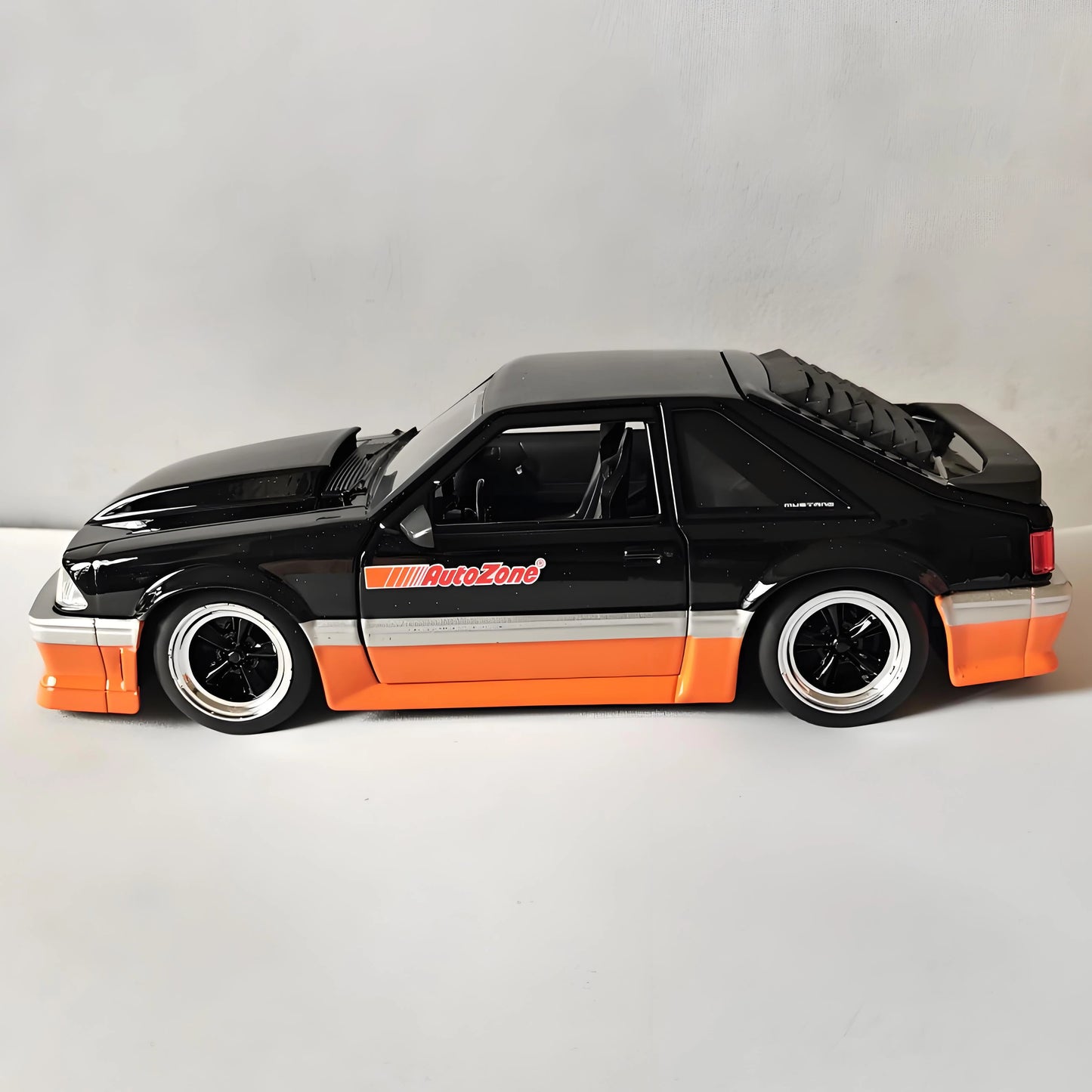 1:24 Ford Mustang GT 1989