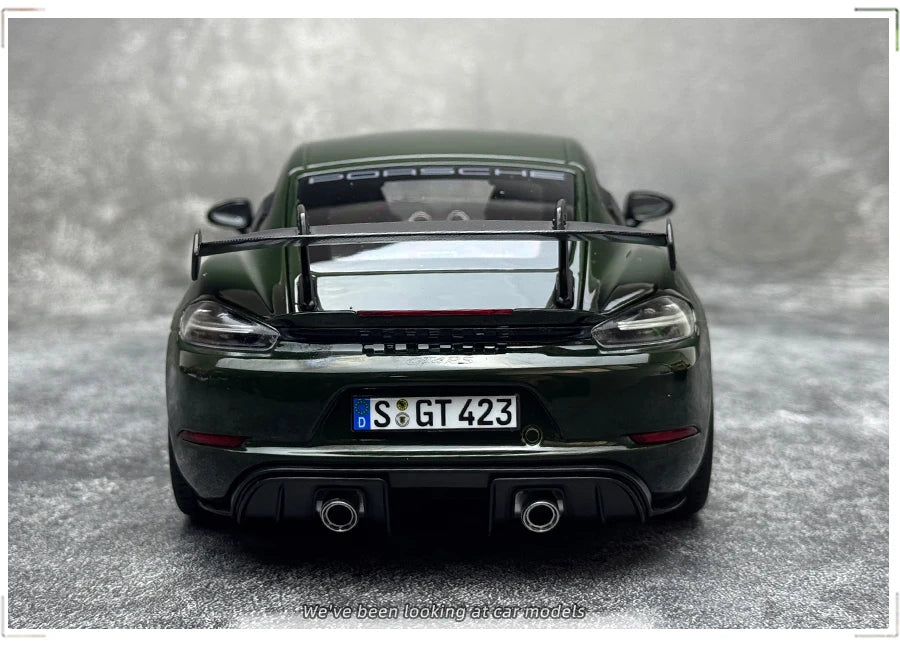 1/18 Porsche 718 Cayman GT4 RS Weissach Pack 2023