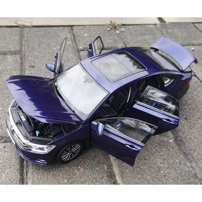 1:18 Volkswagen SAGITAR