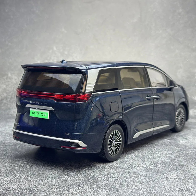 1:18 BYD DENZA D9 MPV Passat
