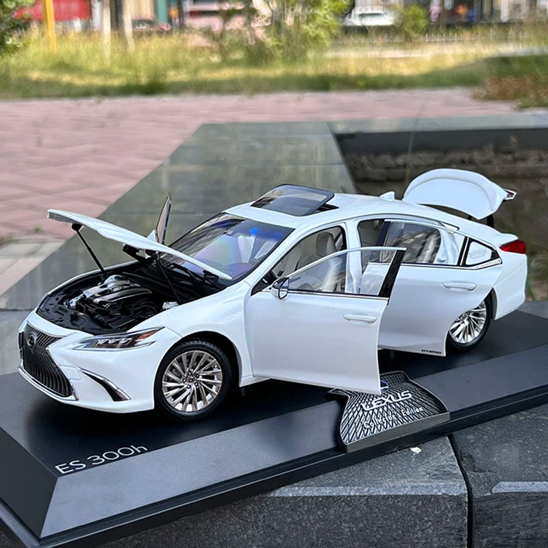 1:18 LEXUS ES300H