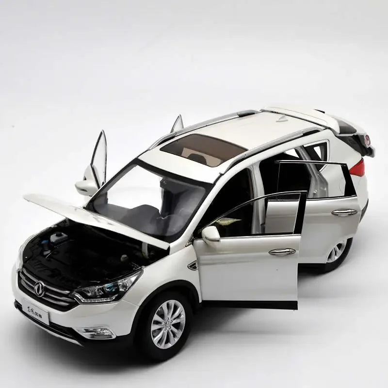 1:18 Dongfeng Fengshen Ax7