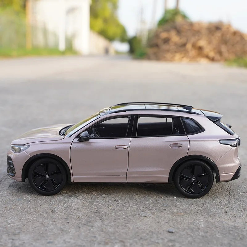 1:18 Volkswagen Tiguan 2024