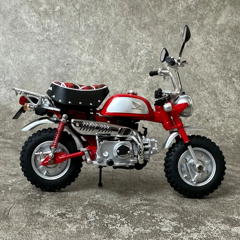 1:12 2009 Honda Monkey Z50J