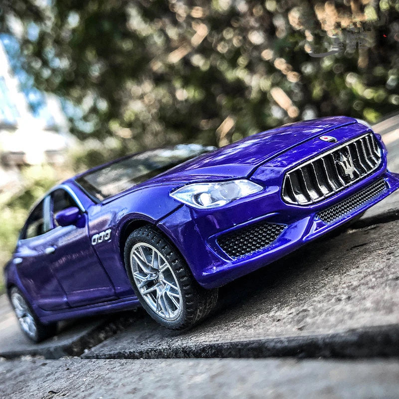 1:32 Maserati Quattroporte Coupe