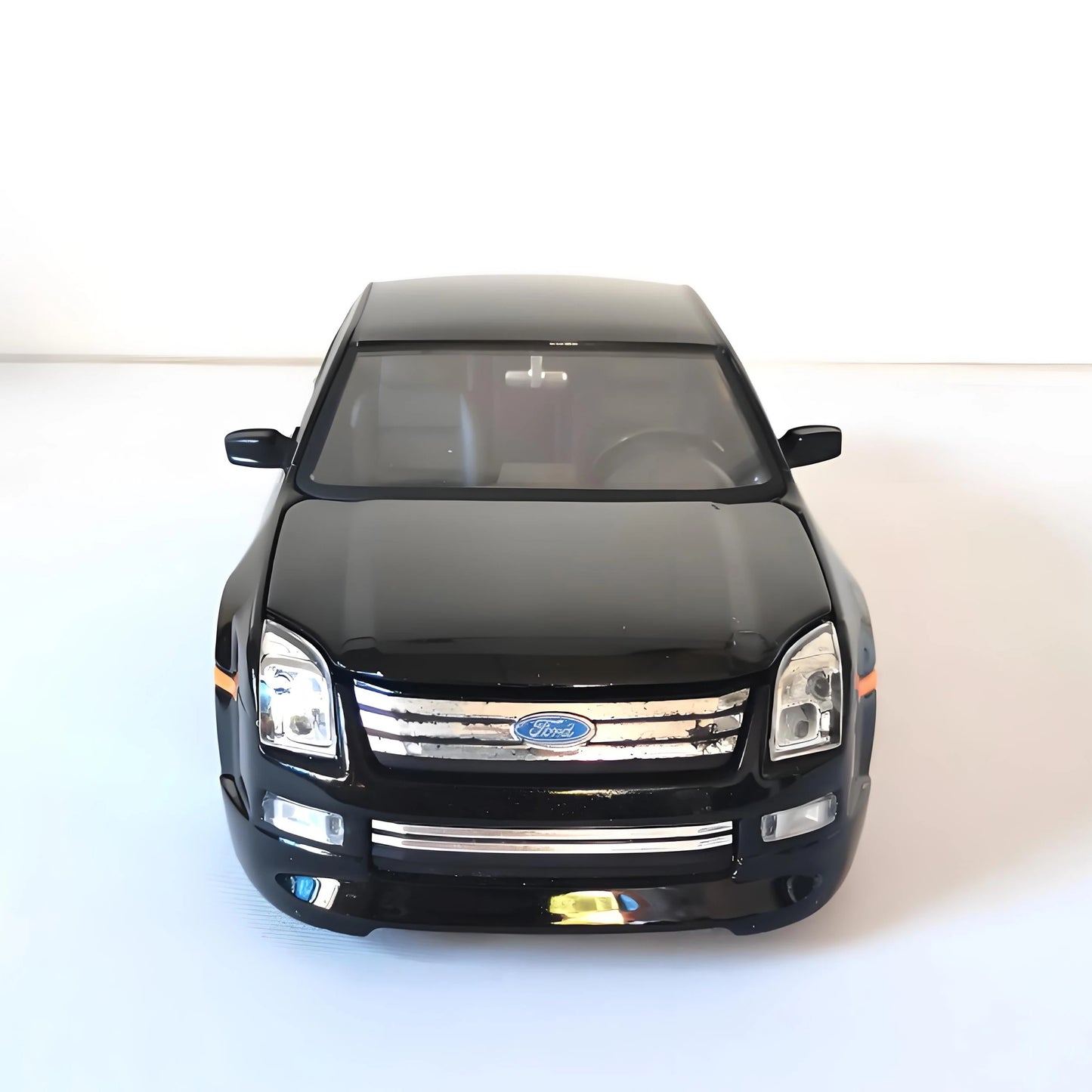 1:24 Ford Fusion 2006