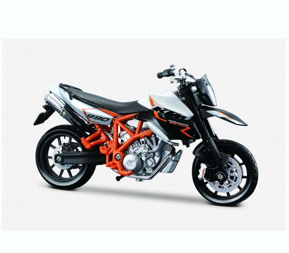 1:18 Suzuki GSX