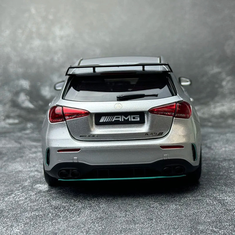 1:18 Mercedes-Benz A45 AMG