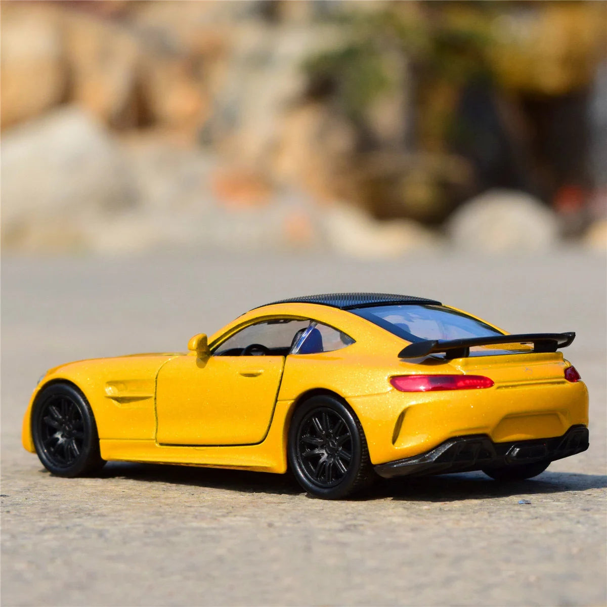 1:36 Mercedes Benz AMG GTR