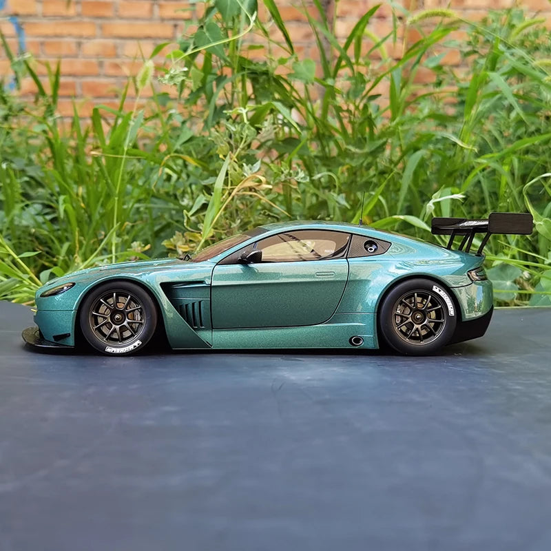 1:18 Aston Martin VANTAGE V12 GT3