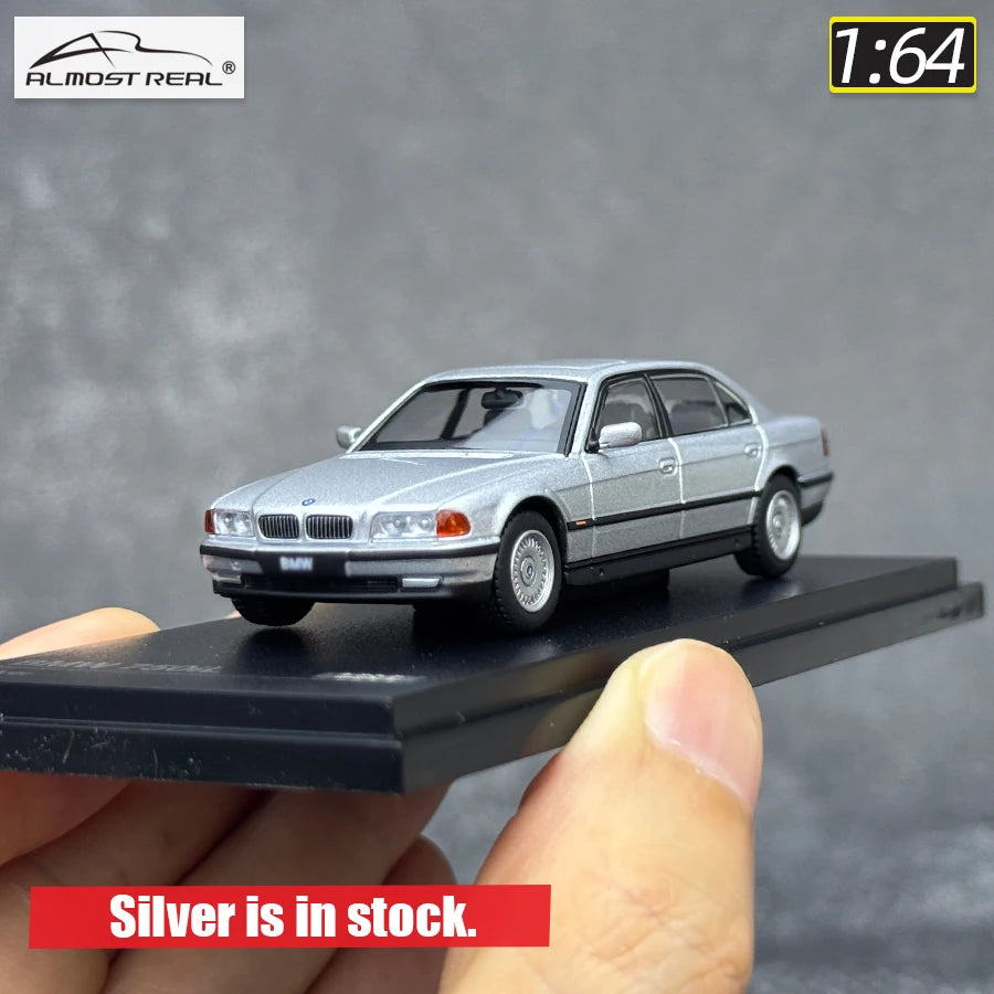 1:64 BMW 750iL (E38)