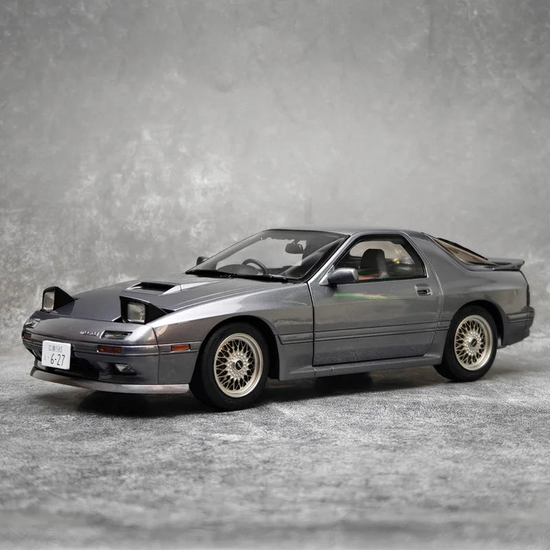1:18 Mazda Savanna RX-7