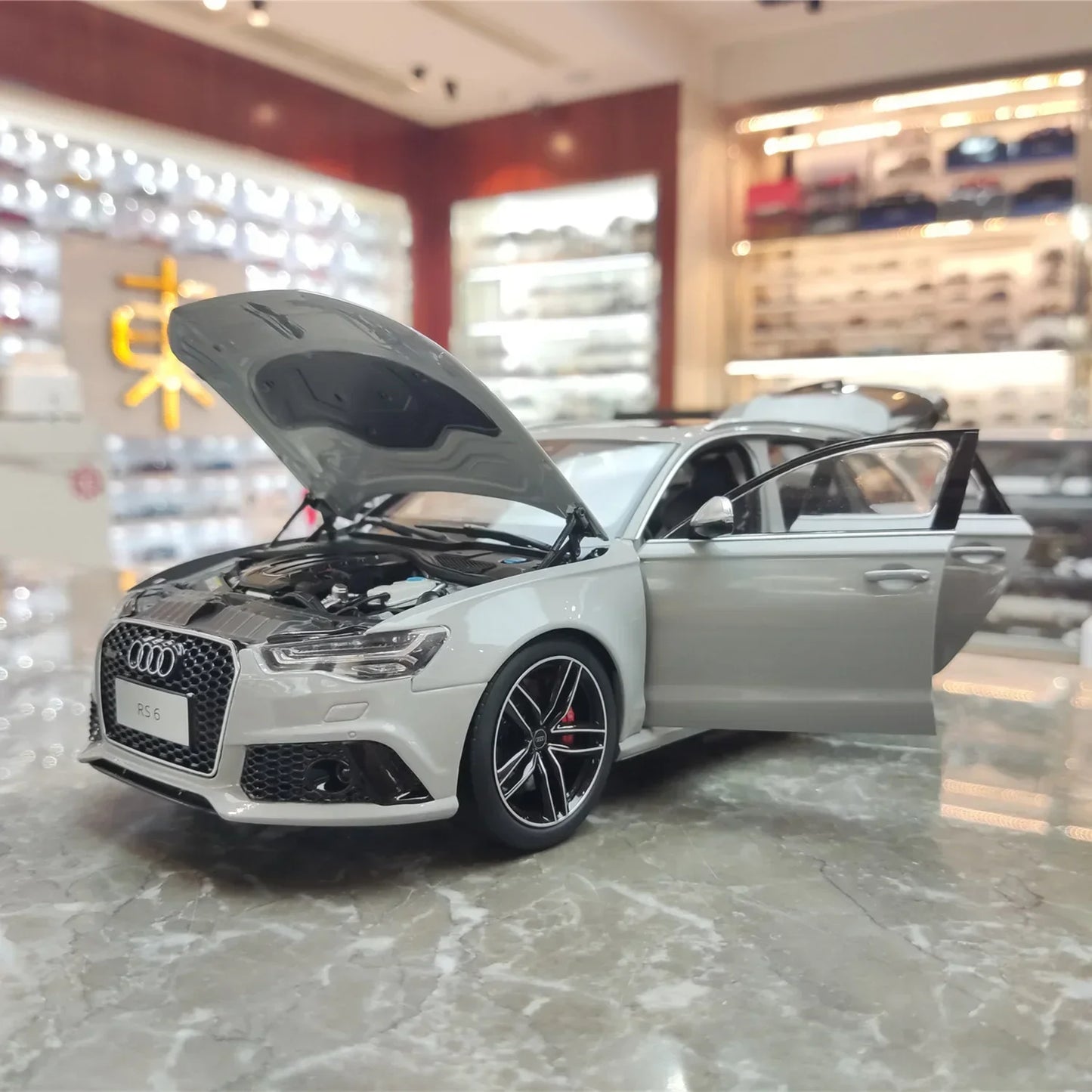 1:18 Audi RS6