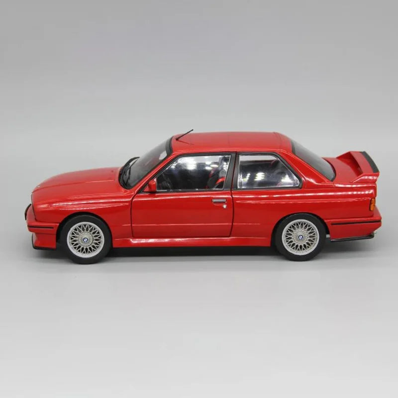 1:18 BMW M3 E30