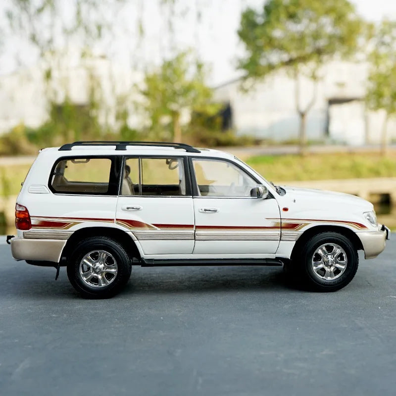 1 :18 Toyota Land Cruiser LC100