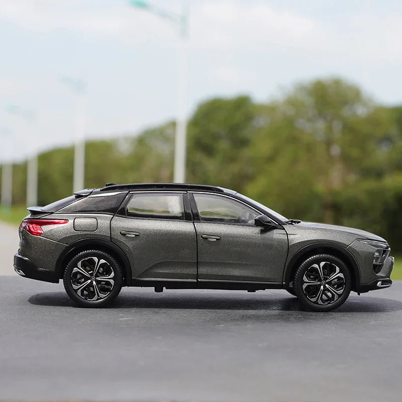 1:18 2021 Dongfeng Citroen Versailles C5 X