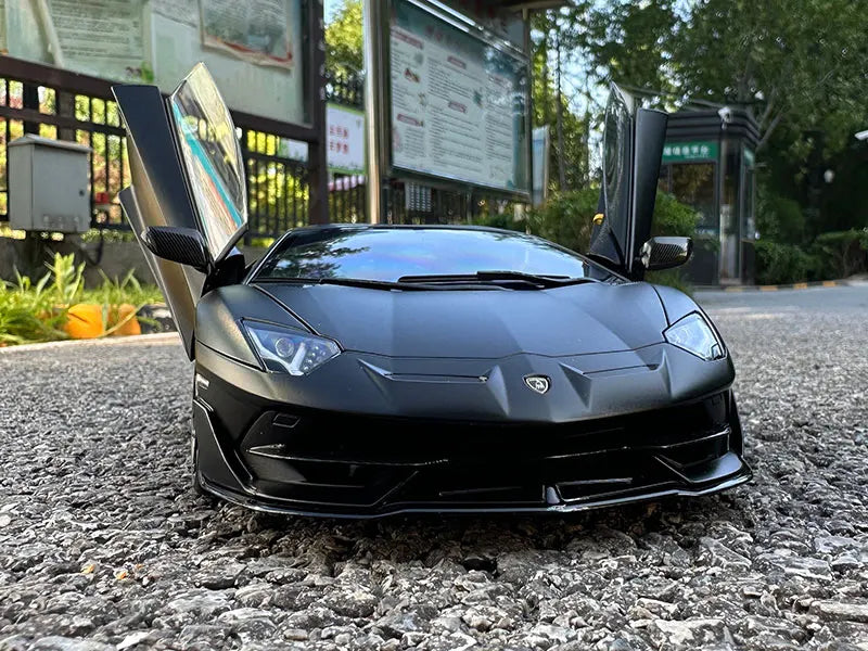 1:18 Lamborghini Aventador SVJ