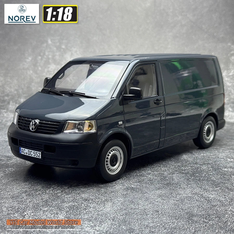 1:18 Volkswagen Transporter 2003