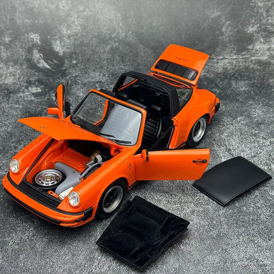 1:18 PORSCHE 911 CARRERA 3.2 TARGA 1983