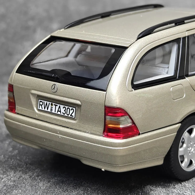 1:18 Mercedes-Benz C220 T-Model