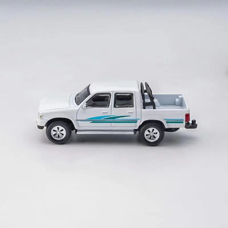 1:64 Toyota Hilux