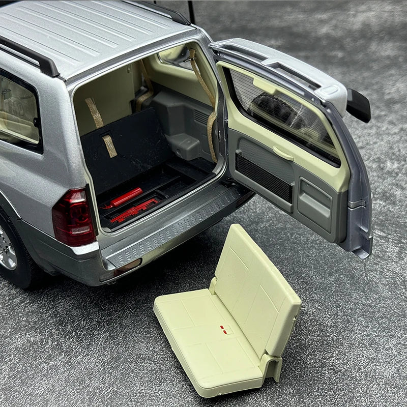 1:18 Mitsubishi Pajero V73