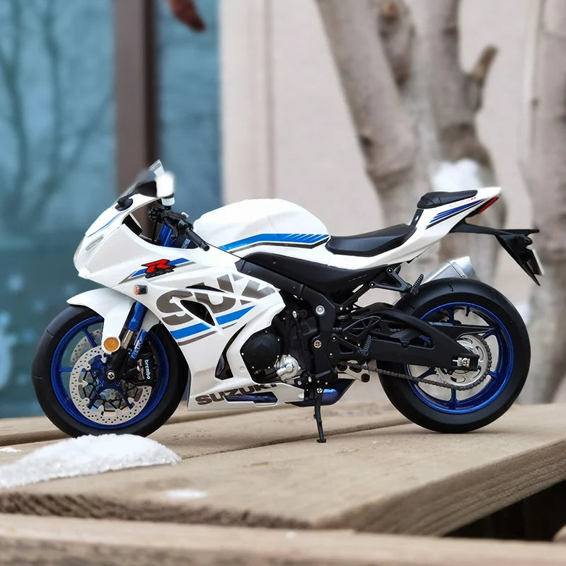 1:12 Suzuki GSX-R1000