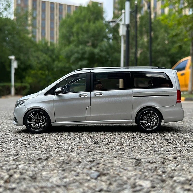 1/18 Mercedes Benz Viano V-Class AMG