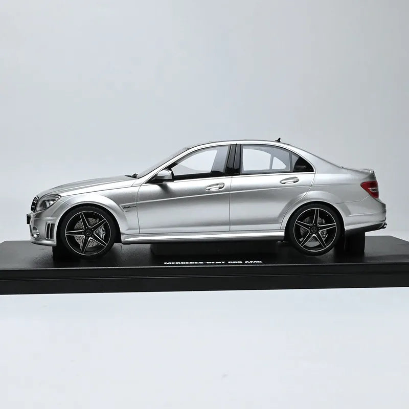 1:18 Mercedes-Benz C63 AMG Resin