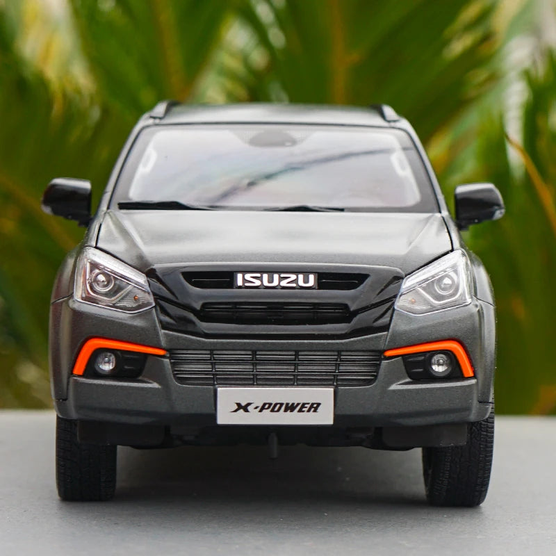 1:18 ISUZU MU-X