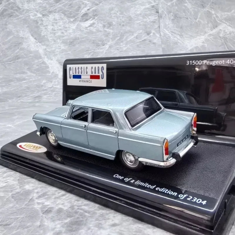 1:43 Peugeot 404 1970 Classic Car Model
