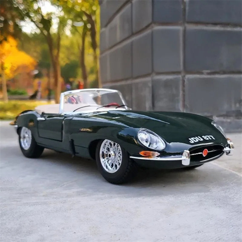 1:18 Jaguar E-type