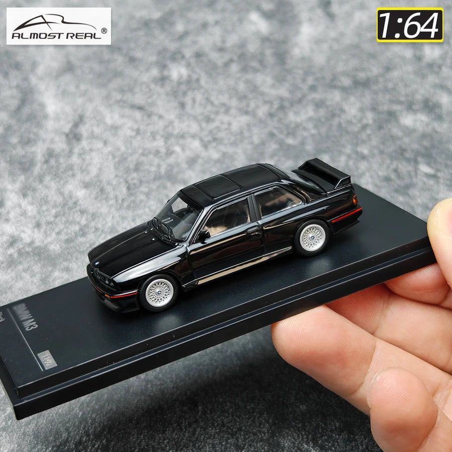 1:64 BMW M3 E30