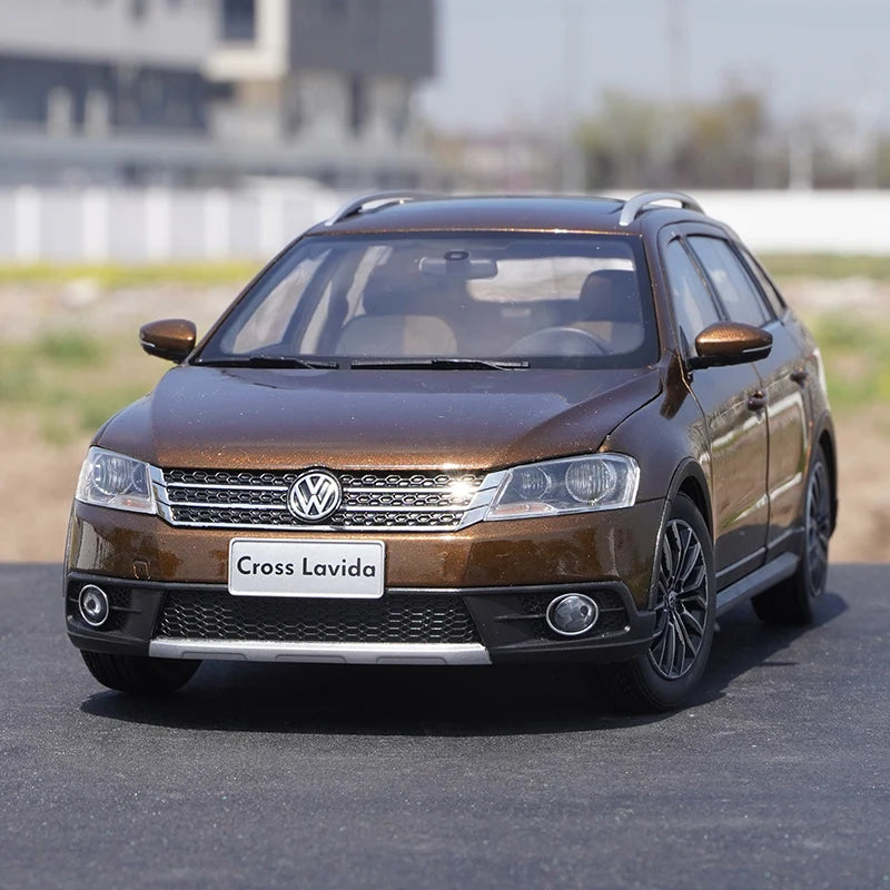 1:18 Volkswagen Lavida Cross 2015