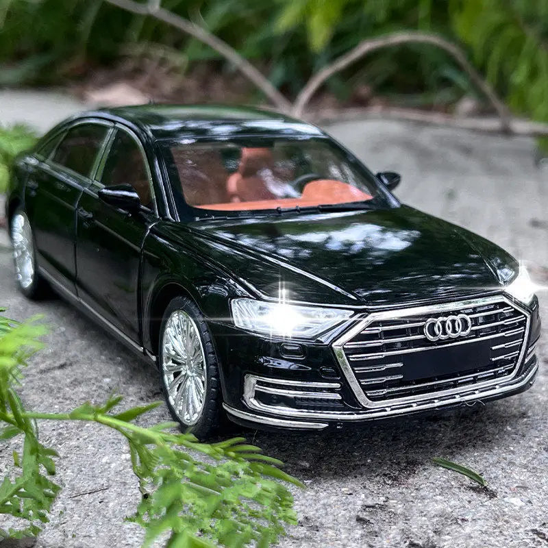1:24 AUDI A8