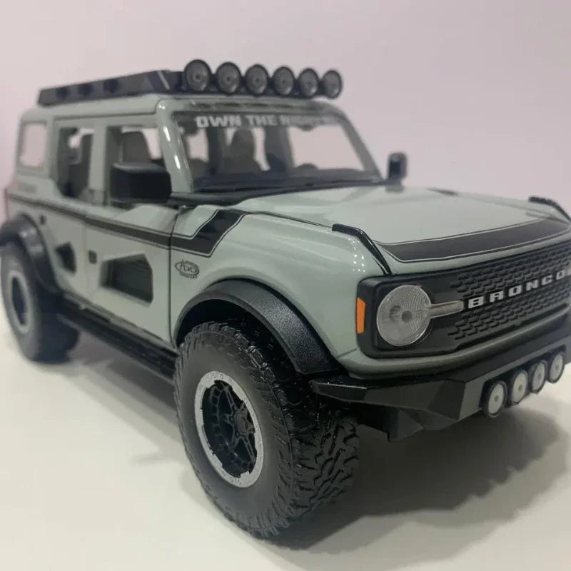 1:24 Ford Bronco 2021