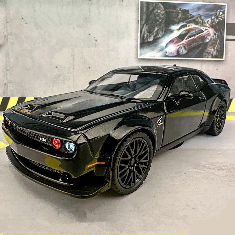 1:32 Dodge Challenger SRT