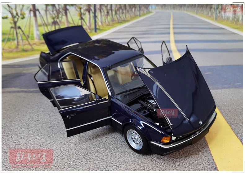 1:18 BMW 7 Series E32 730i 1986