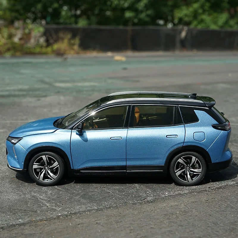 1:18 W6 New Energy Electric Vehicle