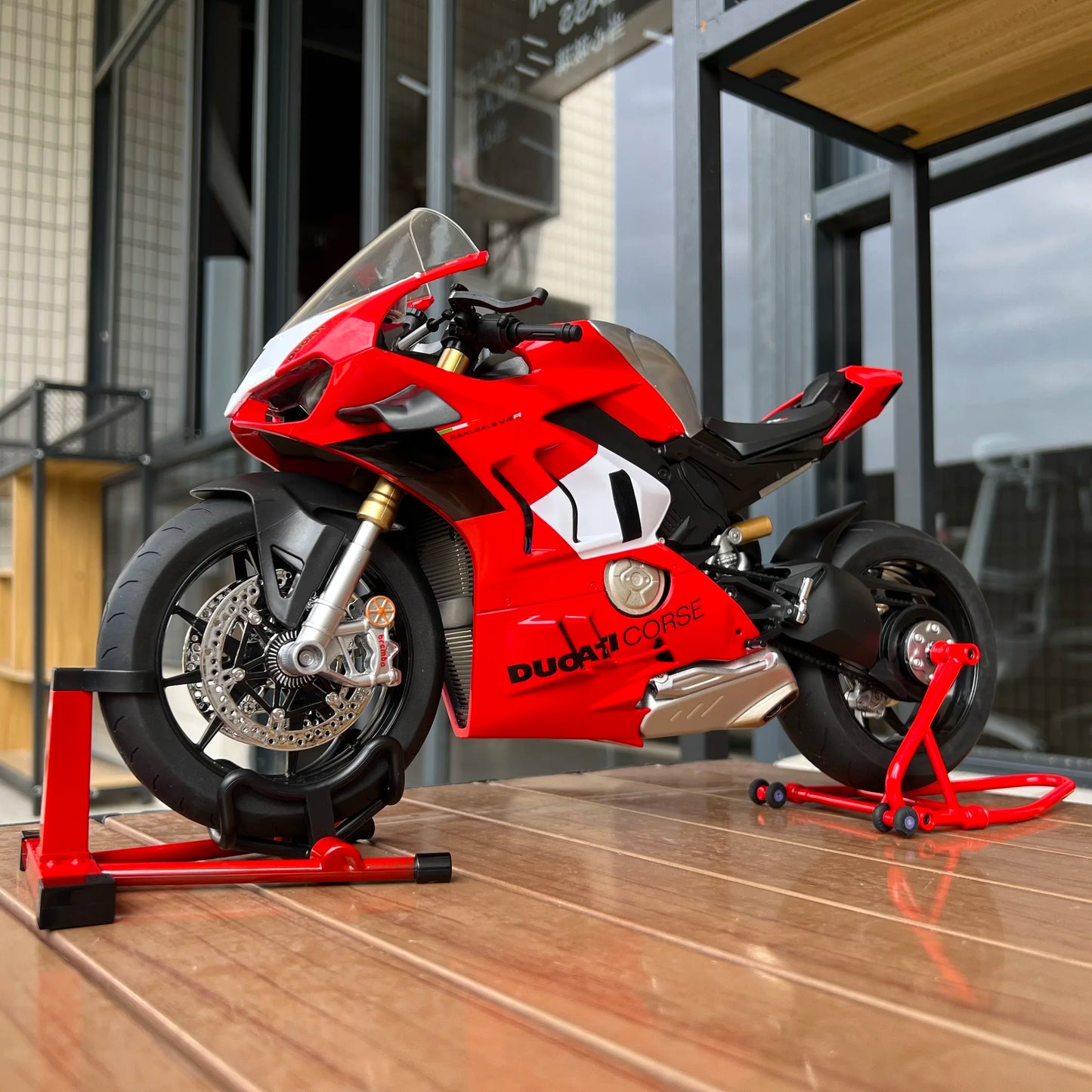 1:6 Ducati V4S Spray