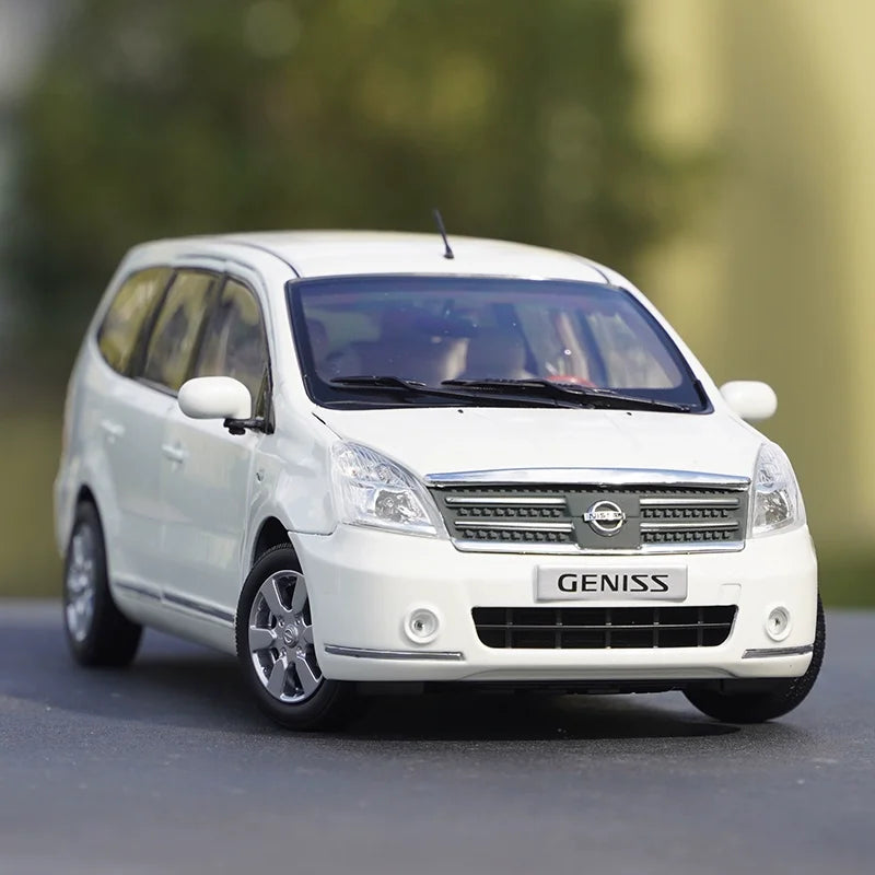 1:18 Nissan GENISS