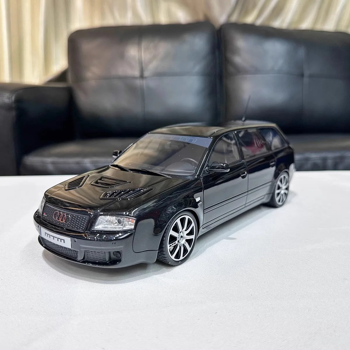 1:18 AUDI RS6 2004