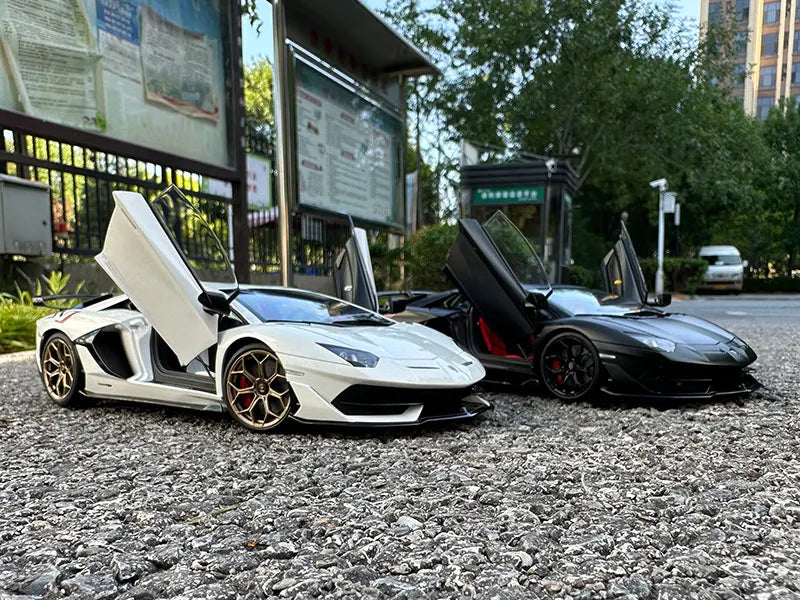 1:18 Lamborghini Aventador SVJ
