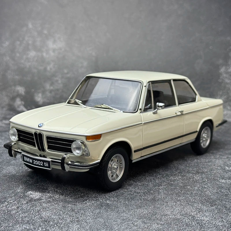 1:18 BMW 2002 Tii