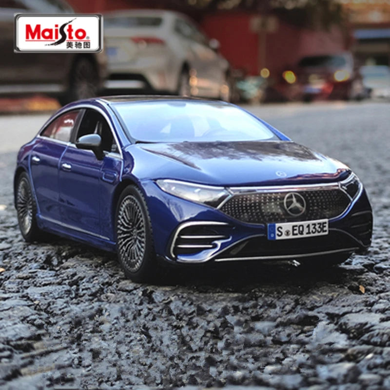 1:27 Mercedes-Benz EQS Coupe