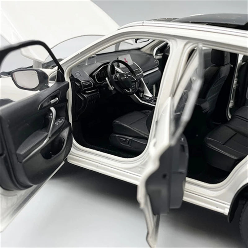 1:18 Mitsubishi Eclipse Cross