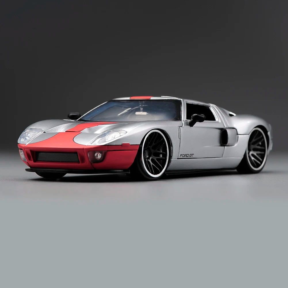 1:24 Ford GT 2005